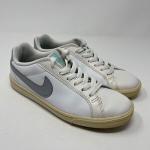 Nike Women's Court Majestic Tennis Sneakers White/Gray Size 6 454256-117